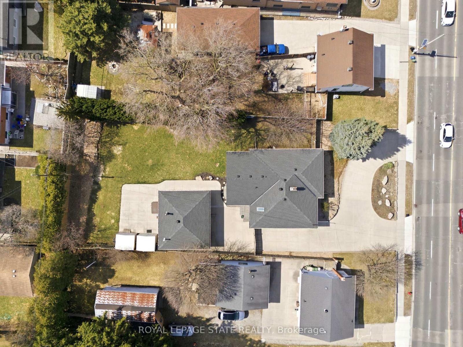 Single Family House Bungalow for Sale in  MOHAWK ROAD W Hamilton (Mountview) 