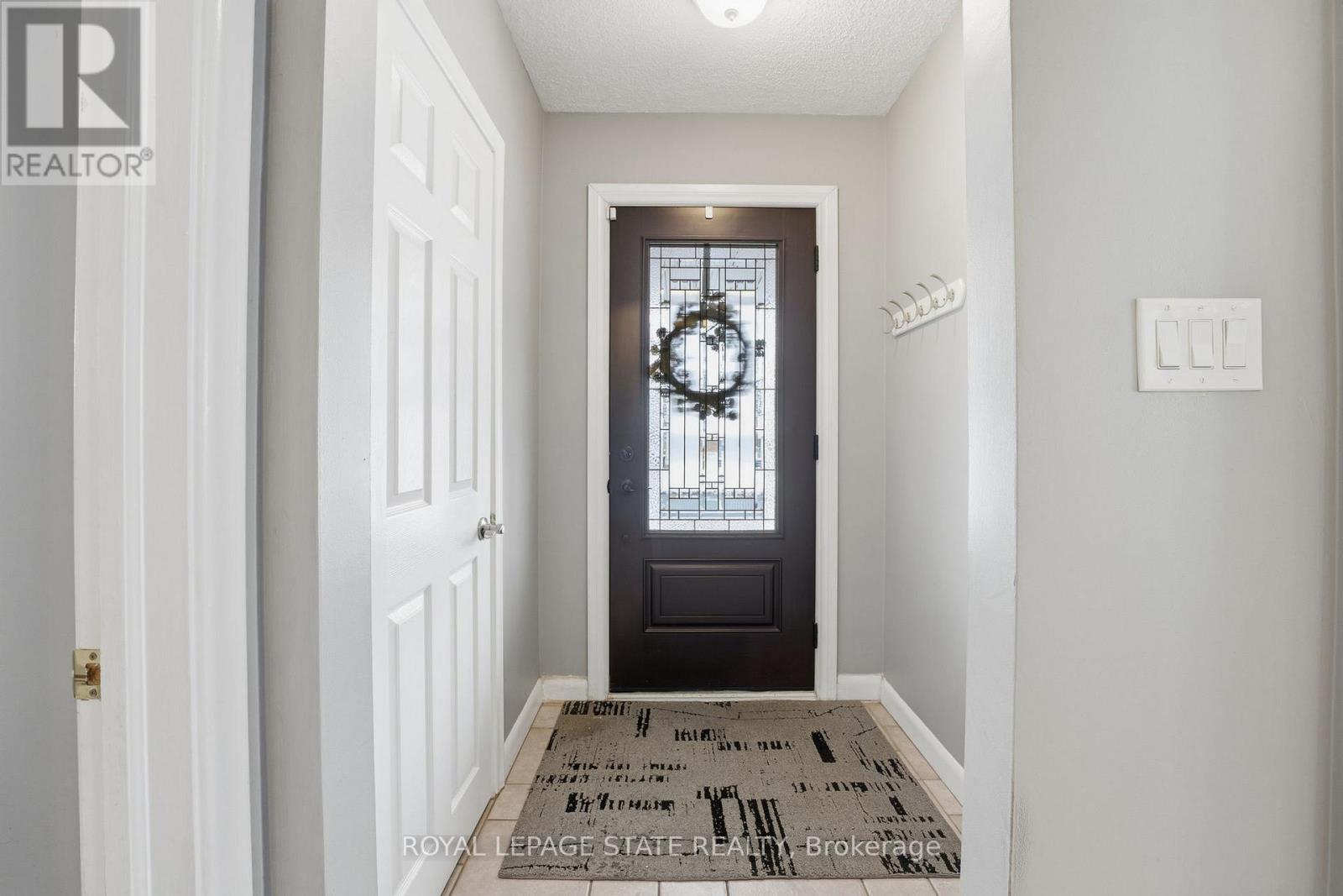 Single Family House Bungalow for Sale in  MOHAWK ROAD W Hamilton (Mountview) 