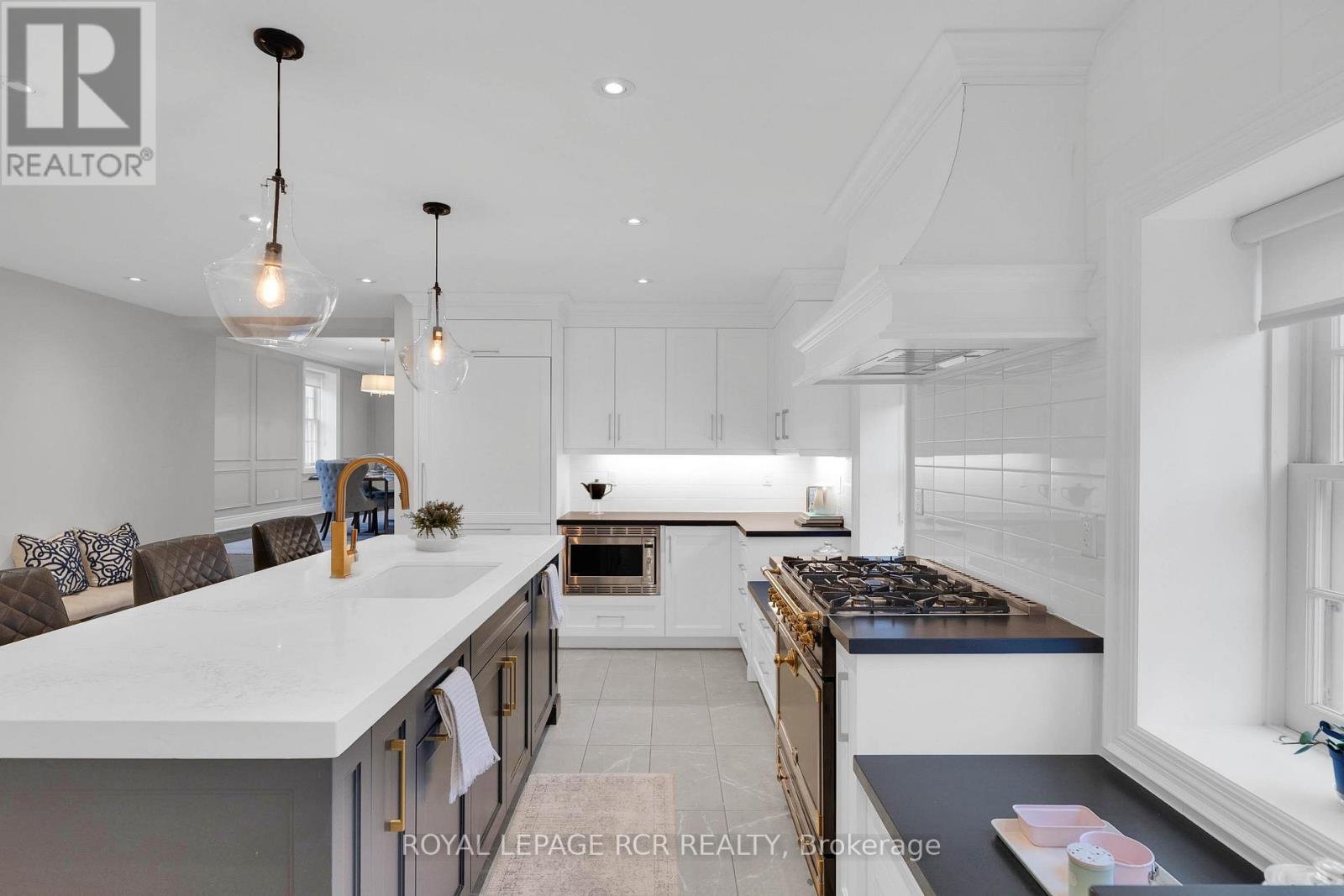 10961 VICTORIA SQUARE BOULEVARD - 12