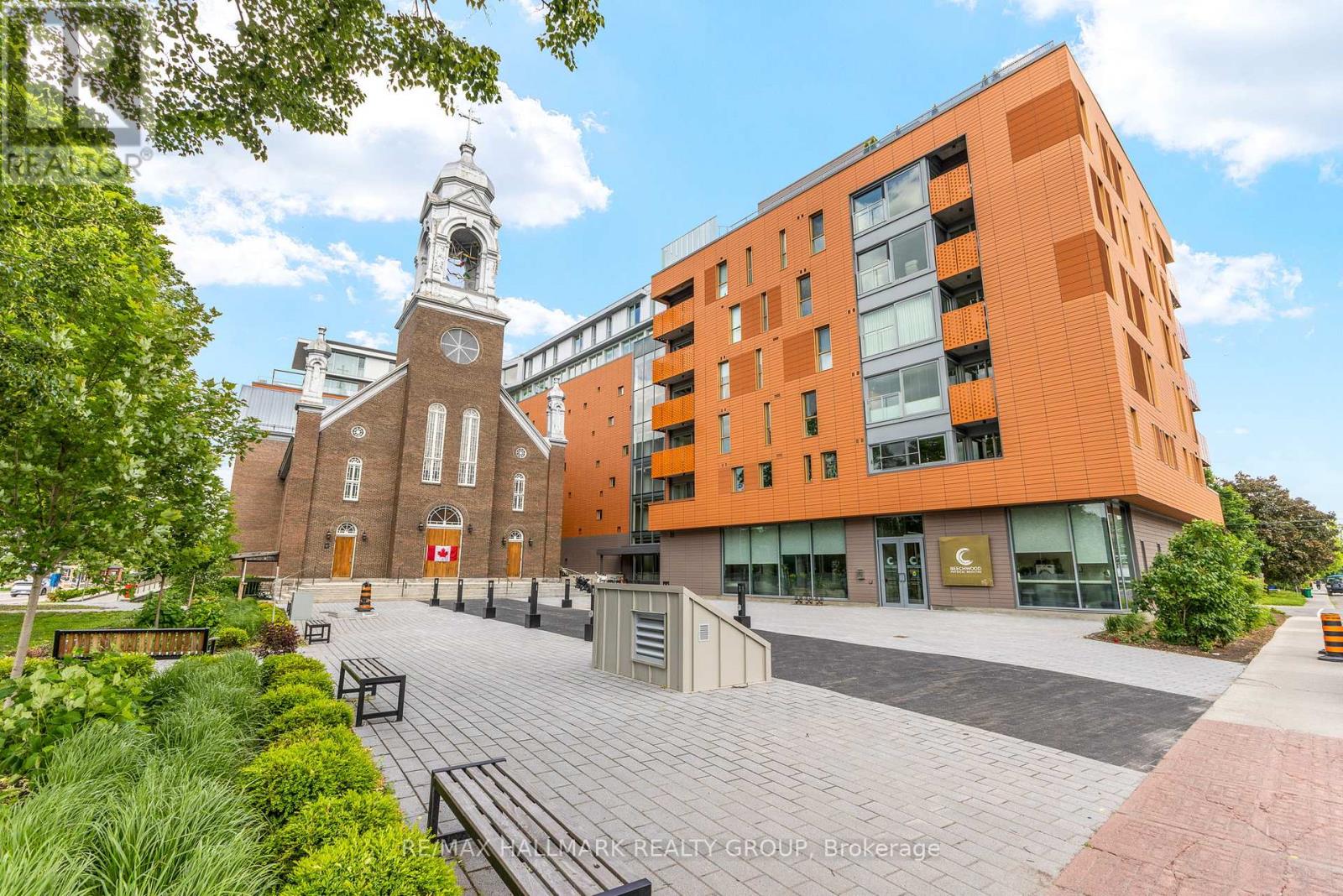 207 - 135 BARRETTE STREET