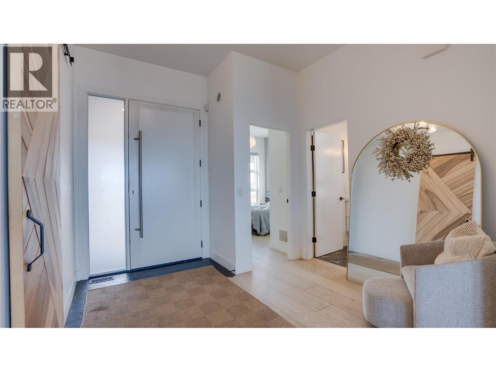 1220 Ponds Avenue, Kelowna