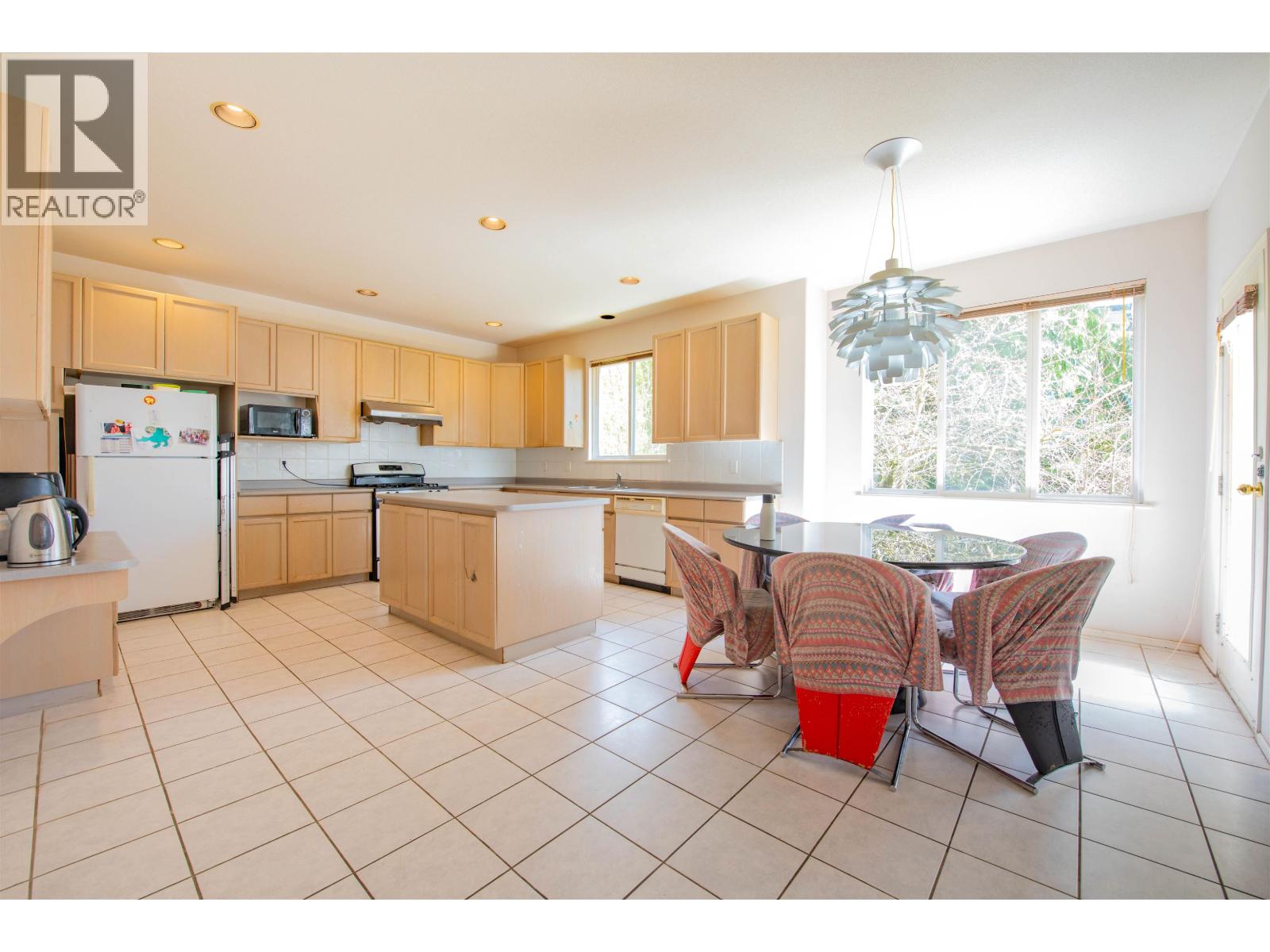 1645 PINETREE WAY, Coquitlam