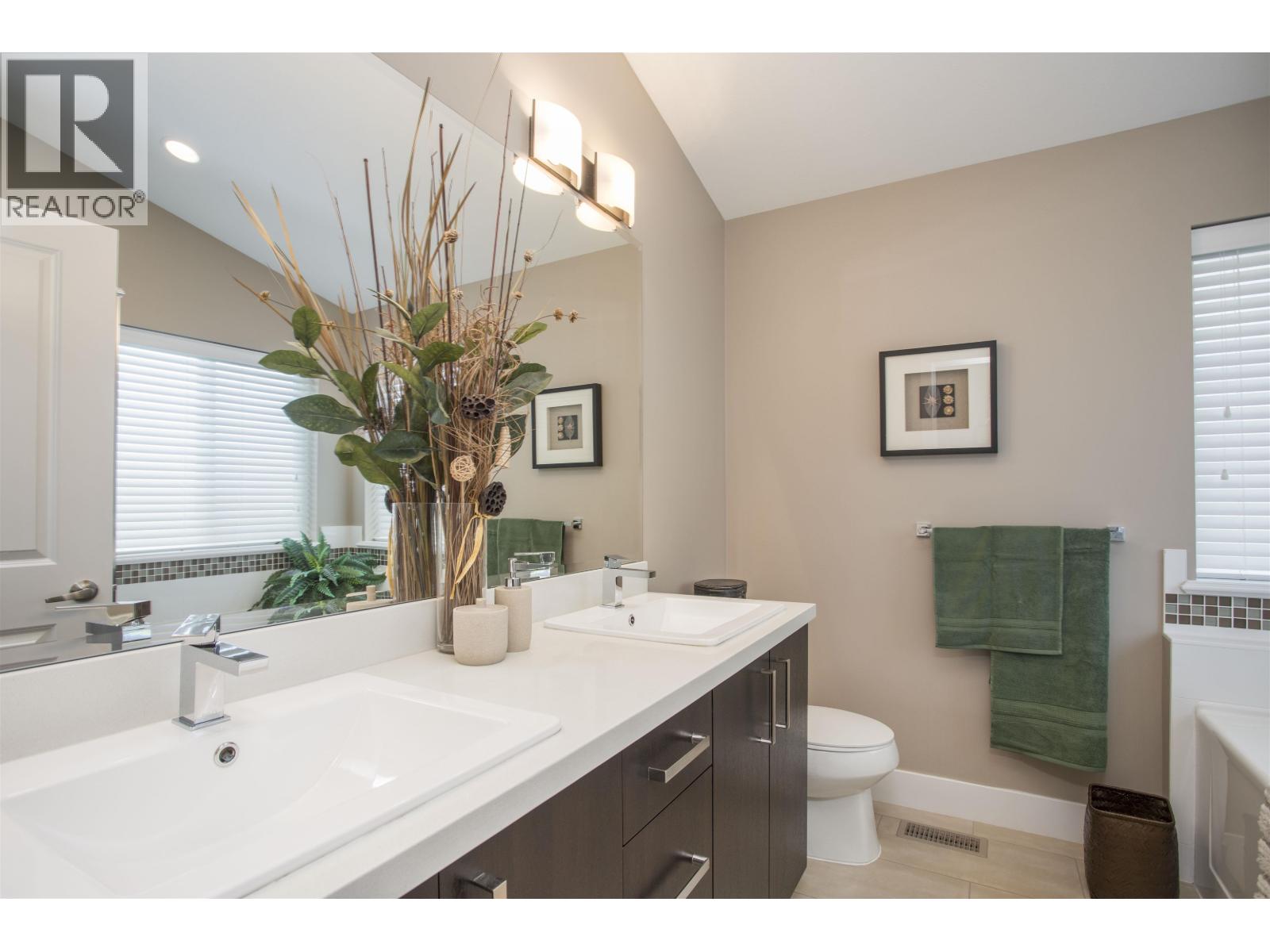 10497 ROBERTSON STREET, Maple Ridge