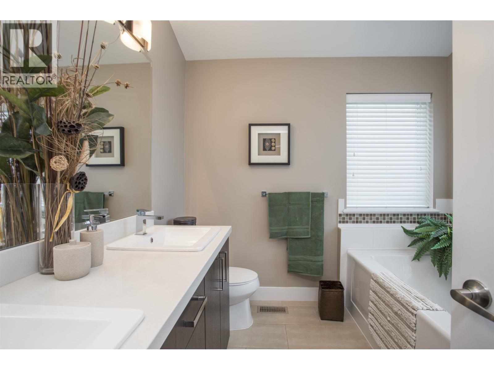 10497 ROBERTSON STREET, Maple Ridge