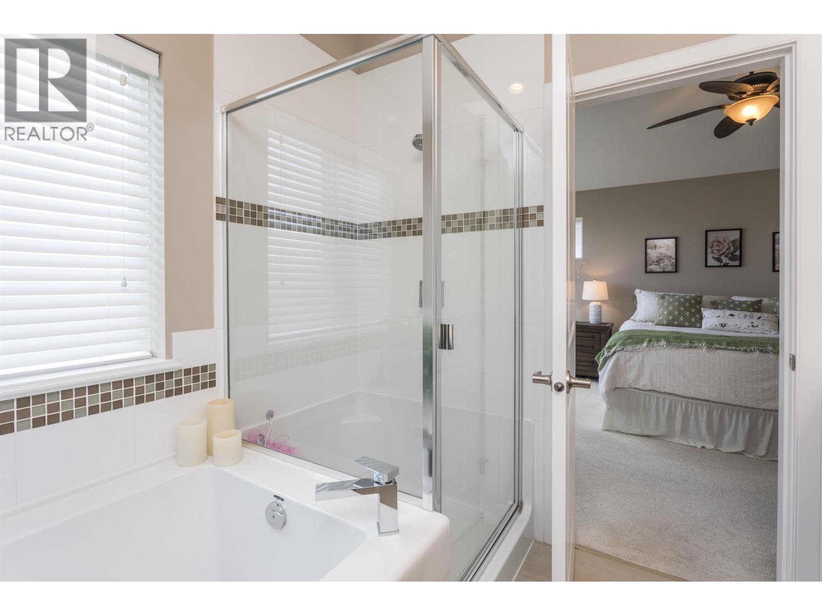 10497 ROBERTSON STREET, Maple Ridge