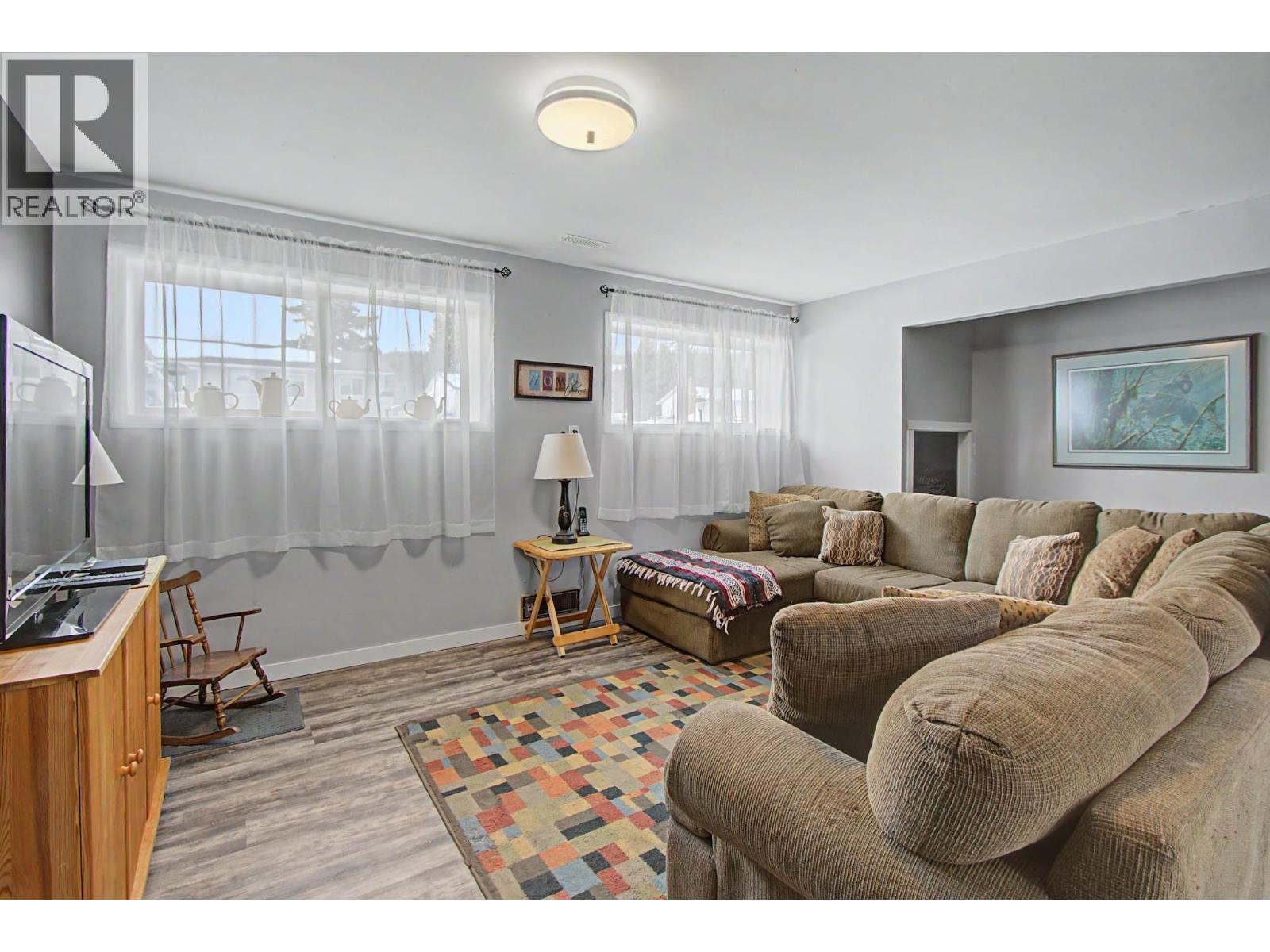 3952 ENEMARK CRESCENT - 16