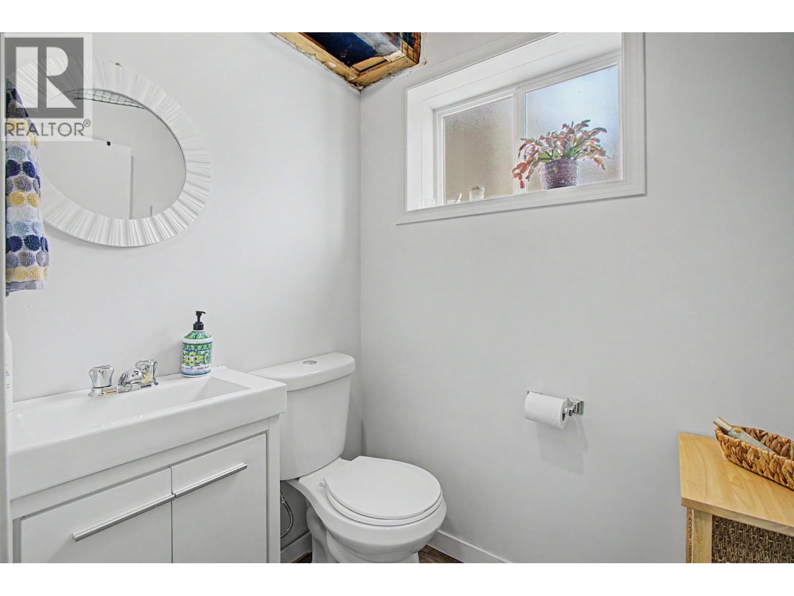 3952 ENEMARK CRESCENT - 21