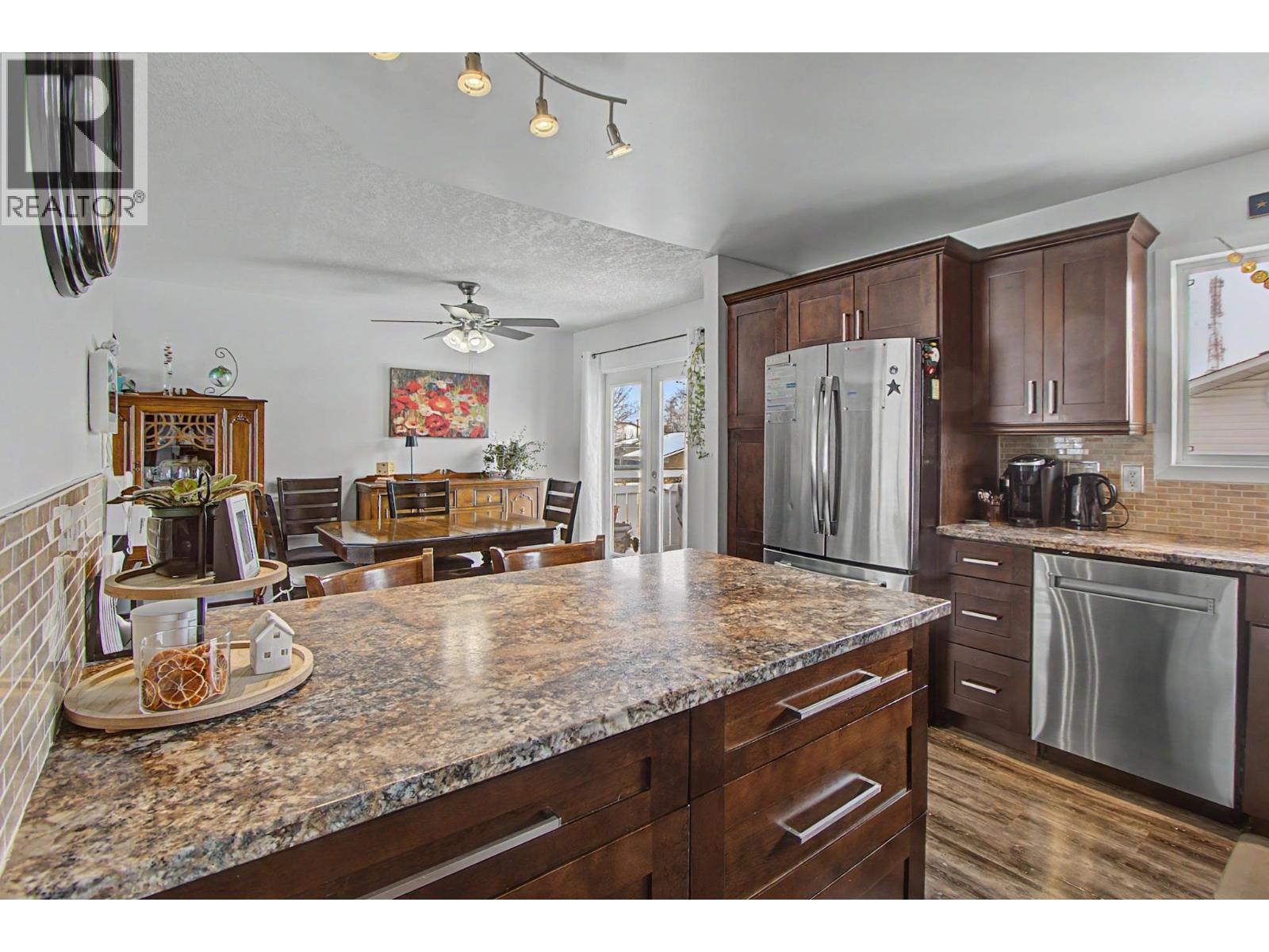 3952 ENEMARK CRESCENT - 8