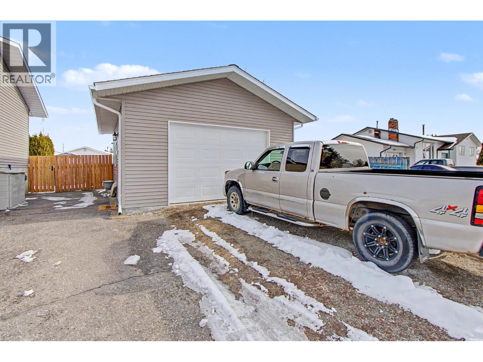 3952 ENEMARK CRESCENT - Image 2