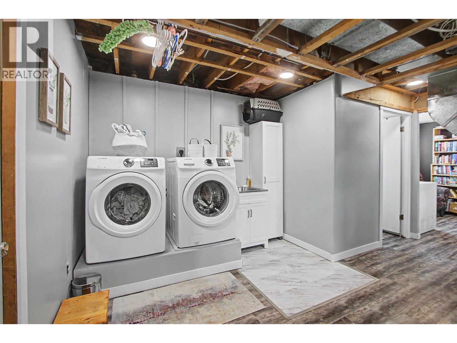 3952 ENEMARK CRESCENT - 22