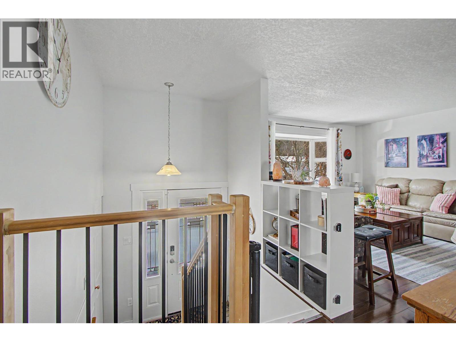 3952 ENEMARK CRESCENT - 4