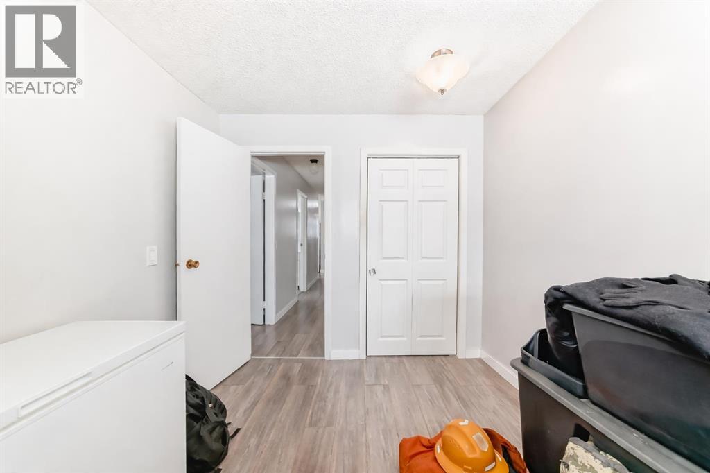 Single Family House for Sale in   Fonda Way SE Forest Heights Calgary 