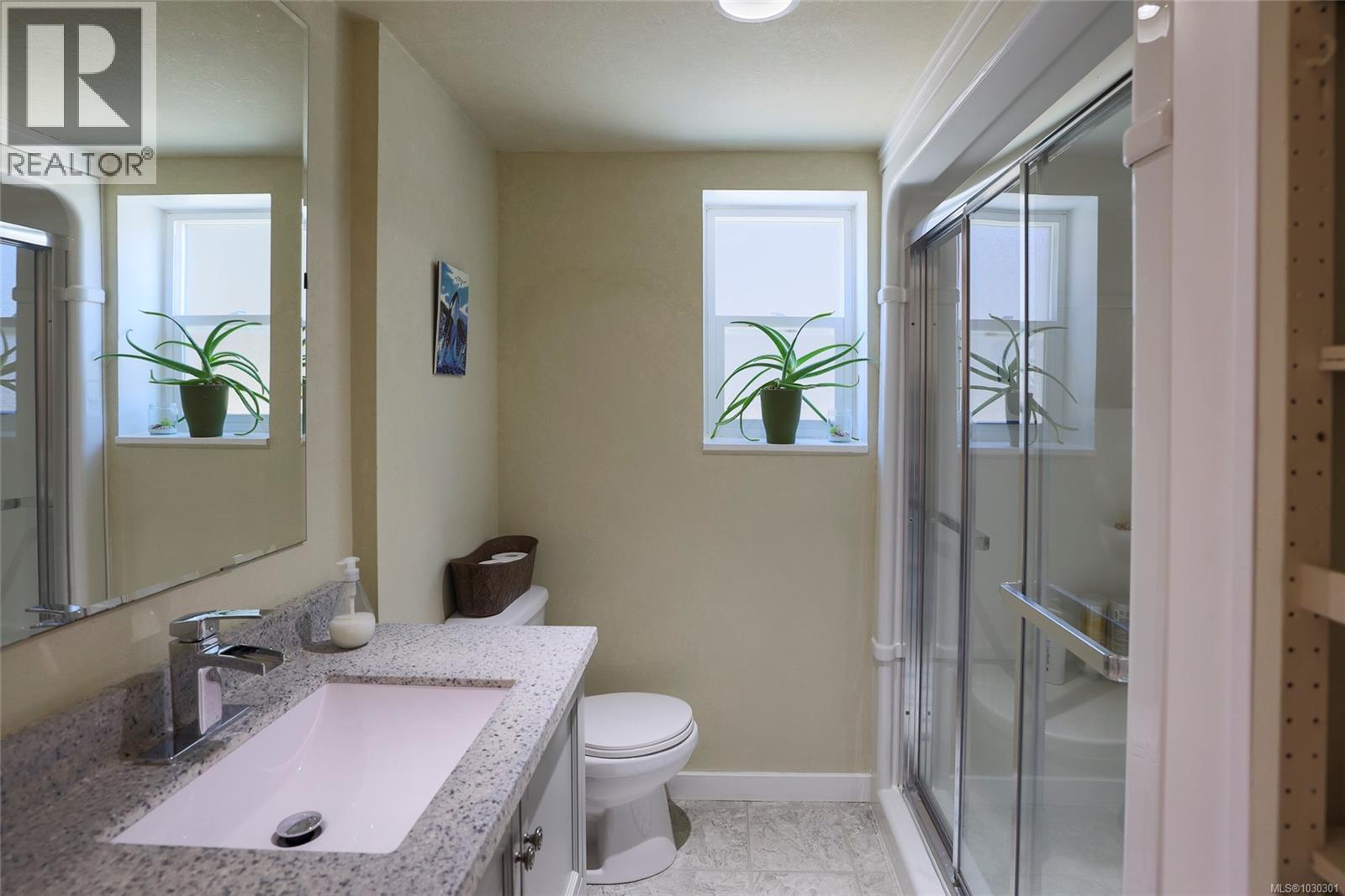 9522 Scott St - 10