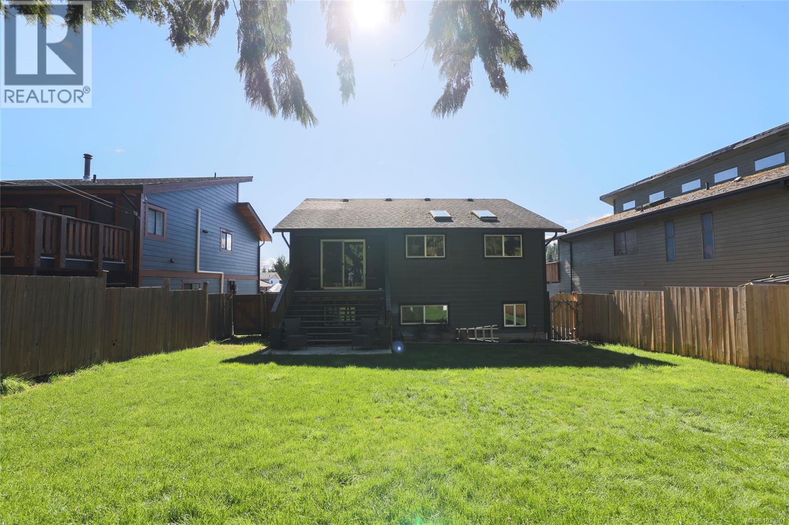 9522 Scott St - 2