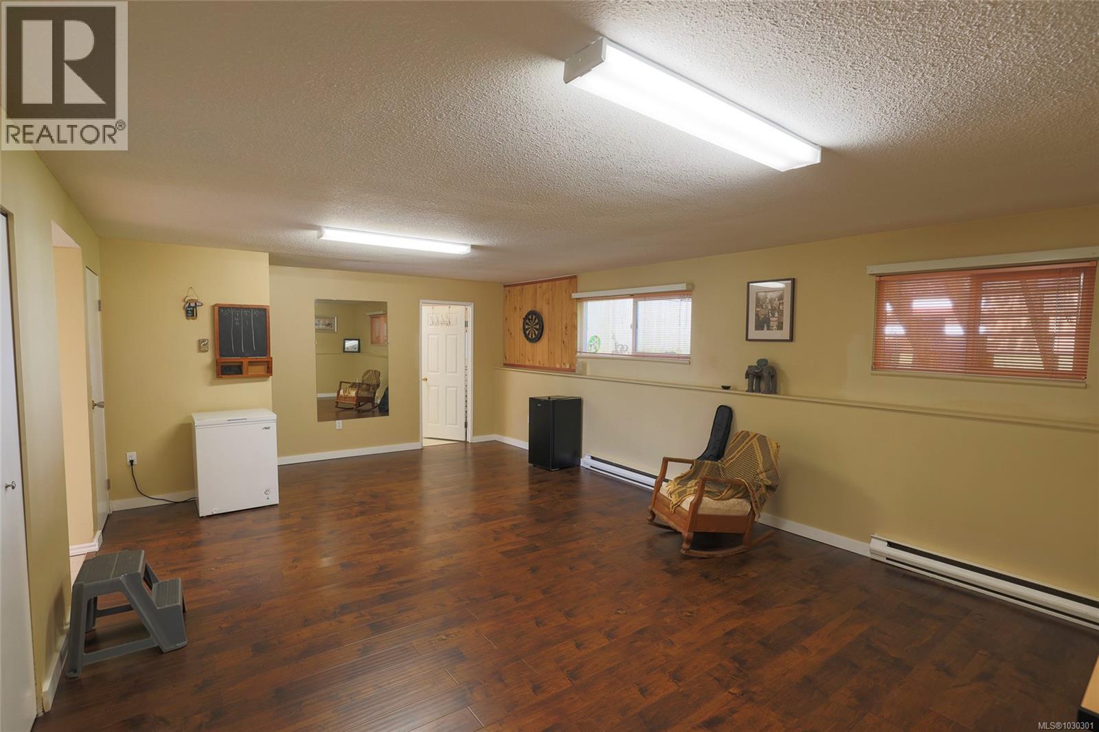 9522 Scott St - 6
