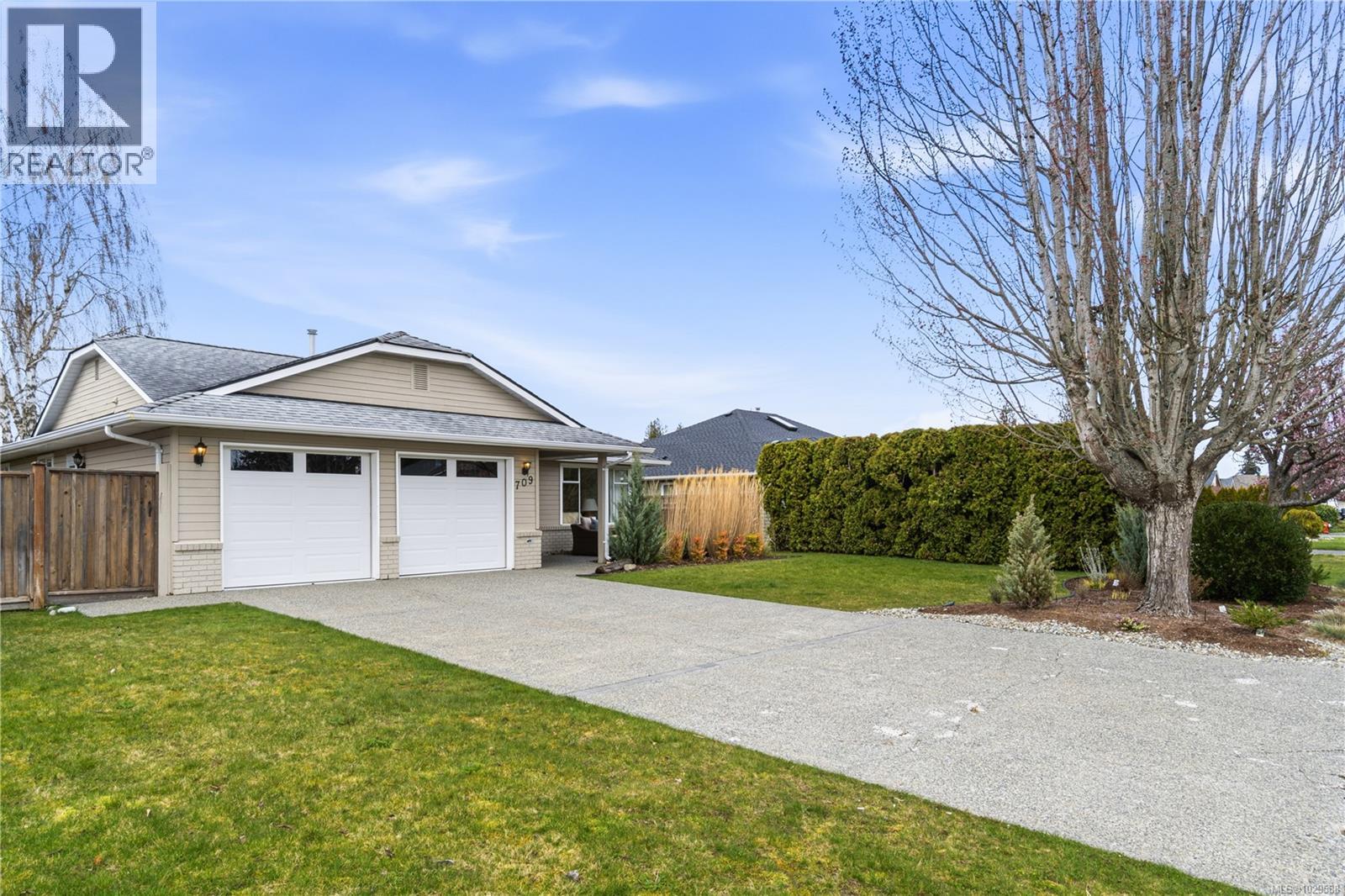 709 Foster Dr, Parksville
