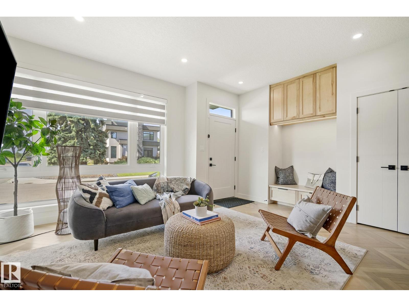 8803 STRATHEARN DR NW, Edmonton