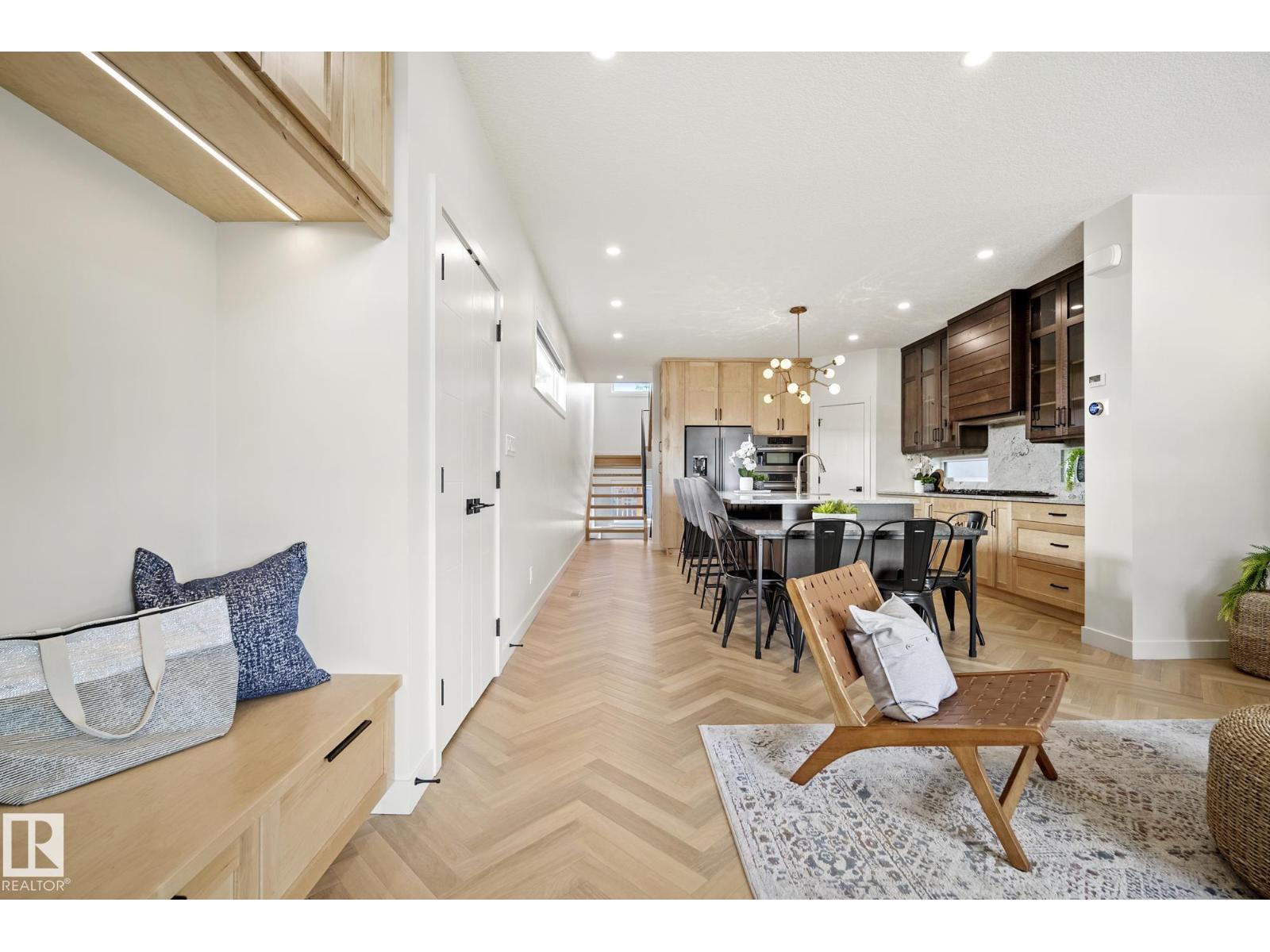 8803 STRATHEARN DR NW, Edmonton