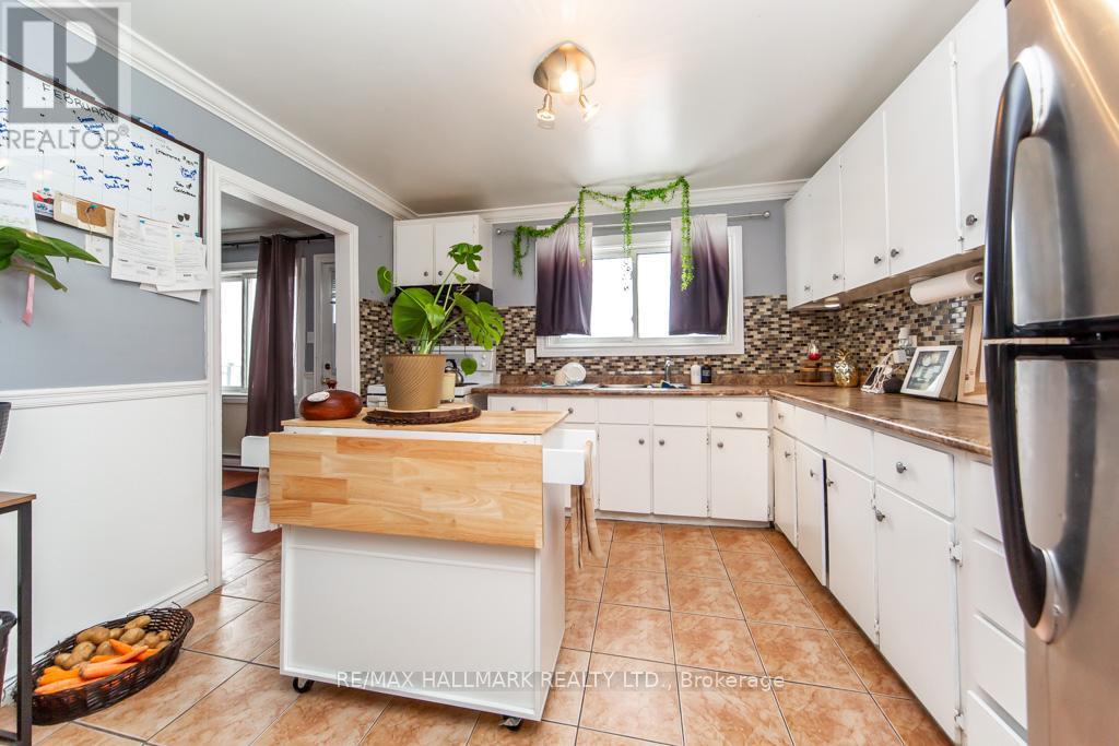 #41 1010 GLEN STREET - 14