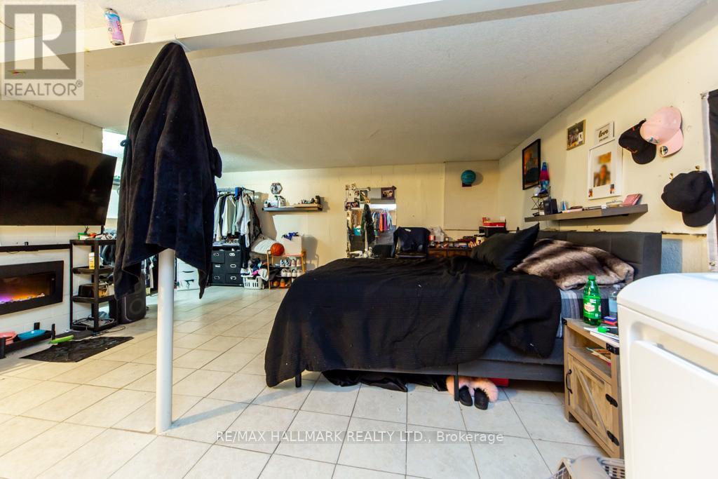 #41 1010 GLEN STREET - 31