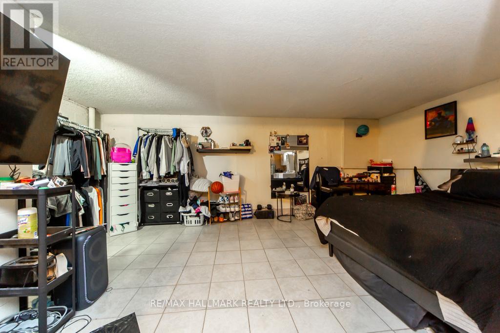 #41 1010 GLEN STREET - 32