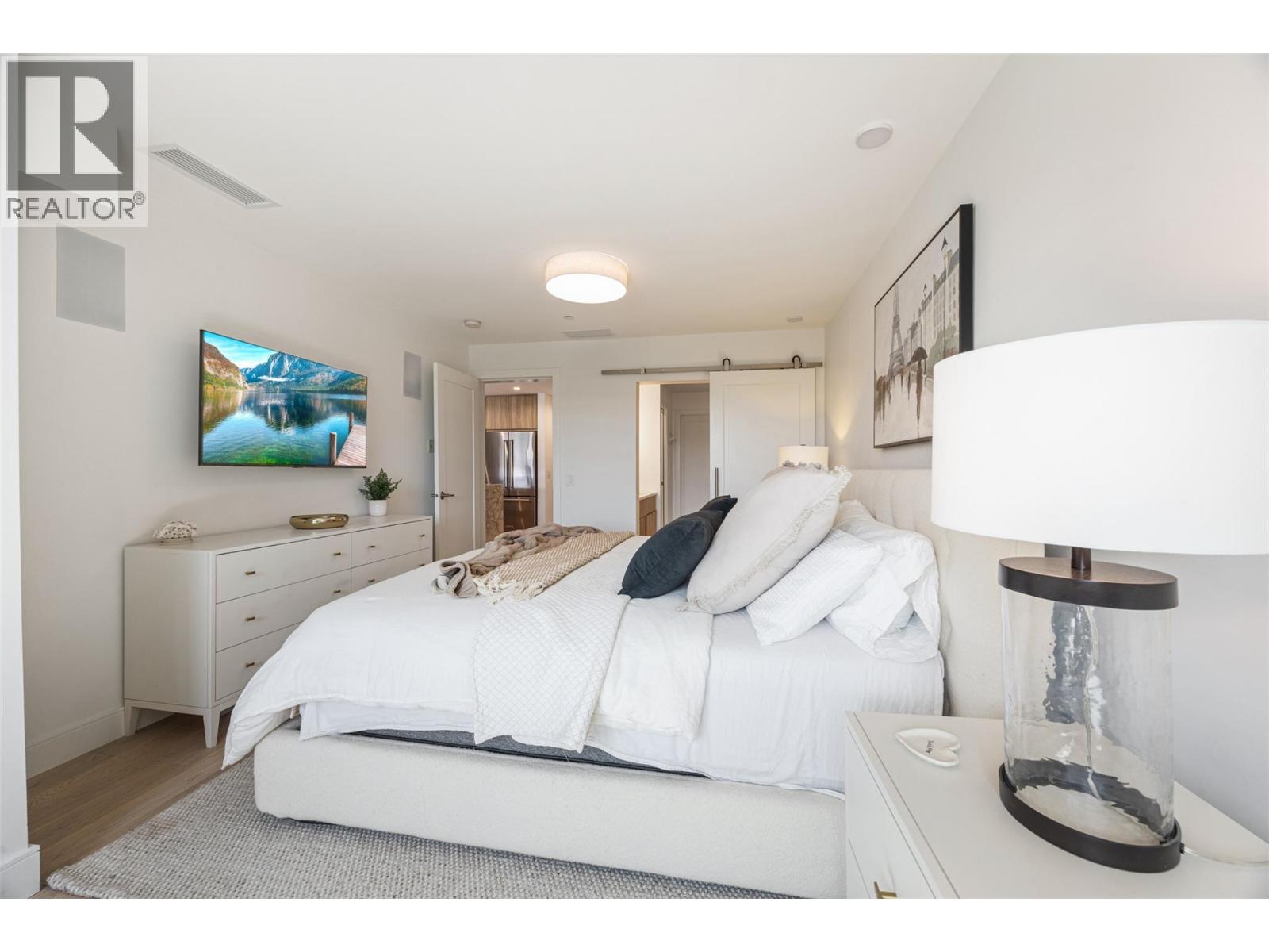 #3308 3000 Ariva Drive - 20