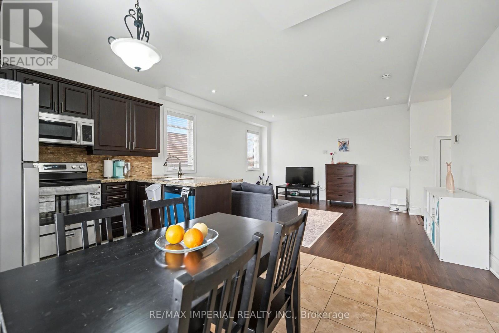 #2 2964 ISLINGTON AVENUE - 14