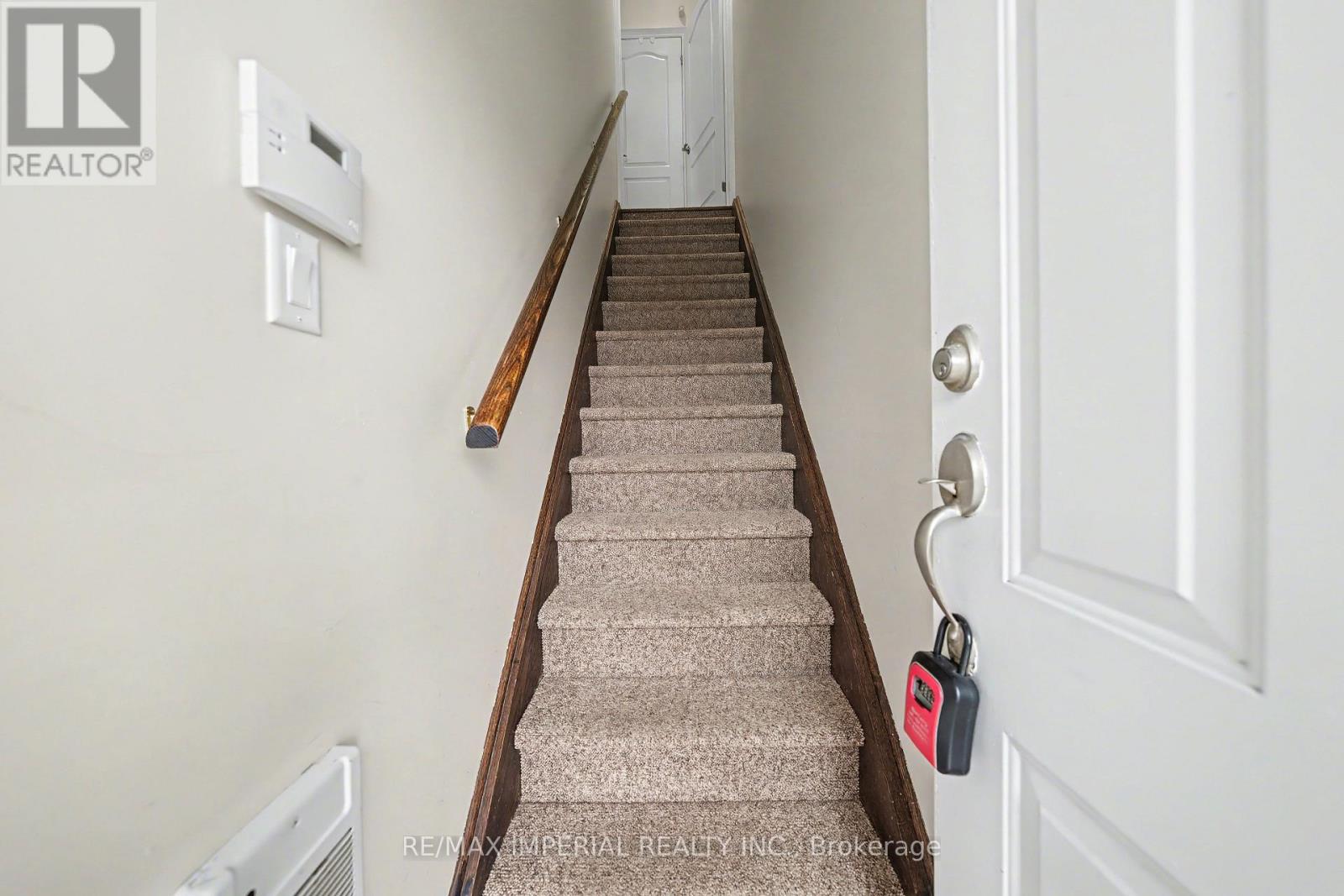 #2 2964 ISLINGTON AVENUE - 4