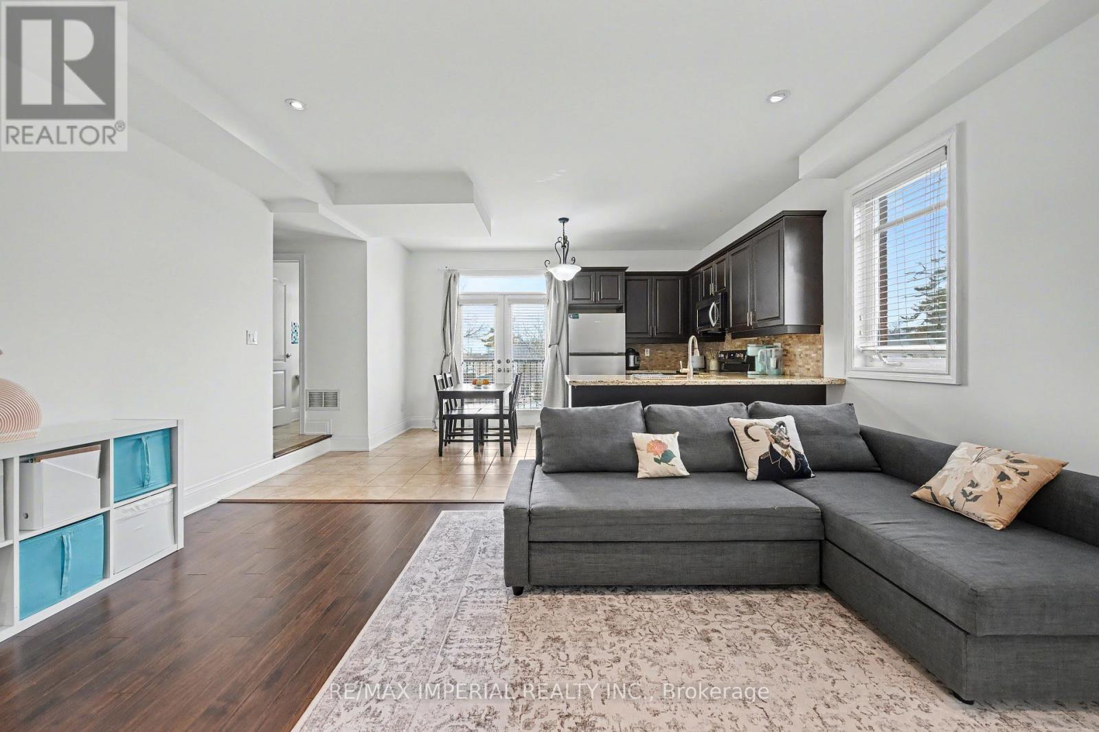#2 2964 ISLINGTON AVENUE - 8