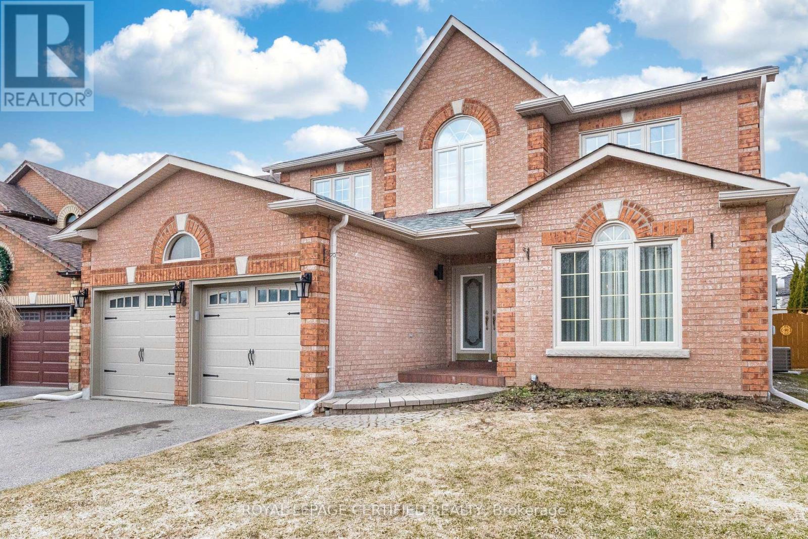 48 FERNBROOK CRESCENT - 2