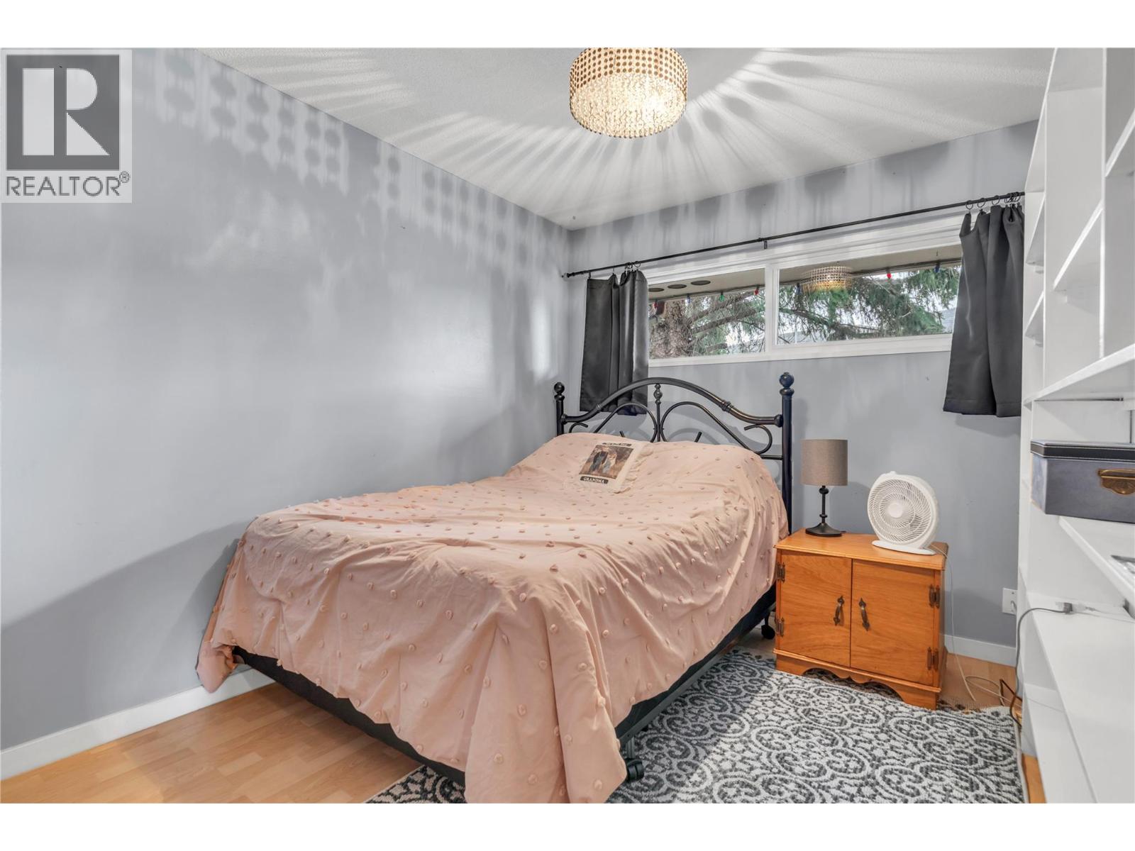 2471 MCKENZIE STREET - 10