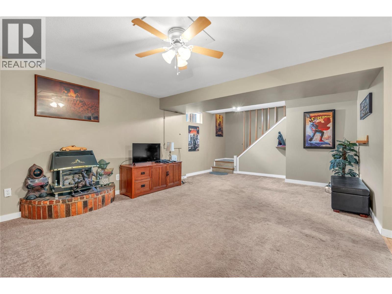 2471 MCKENZIE STREET - 12