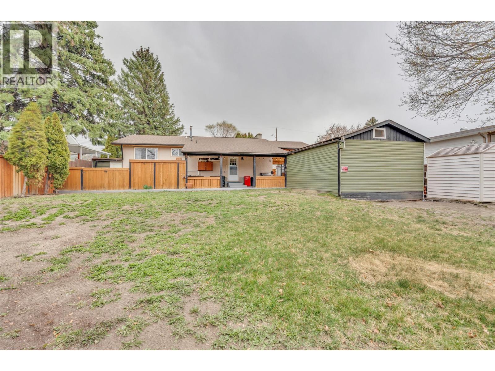 2471 MCKENZIE STREET - 24