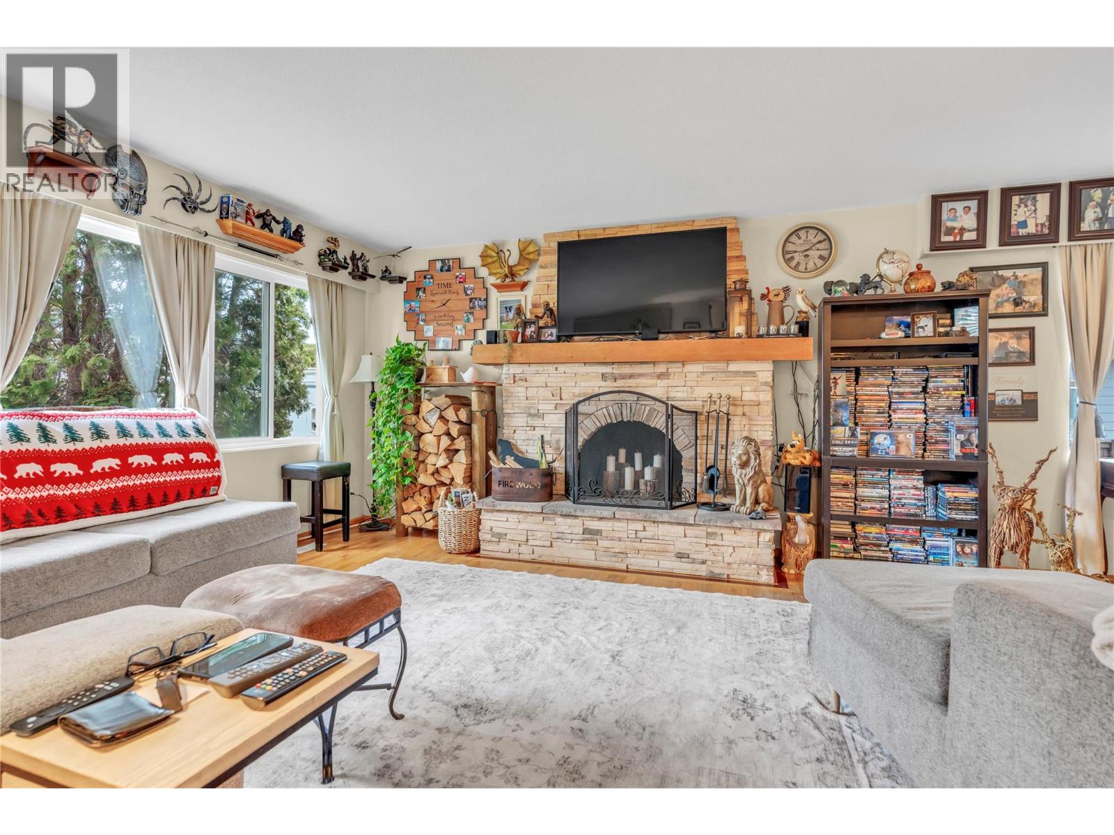 2471 MCKENZIE STREET - 2