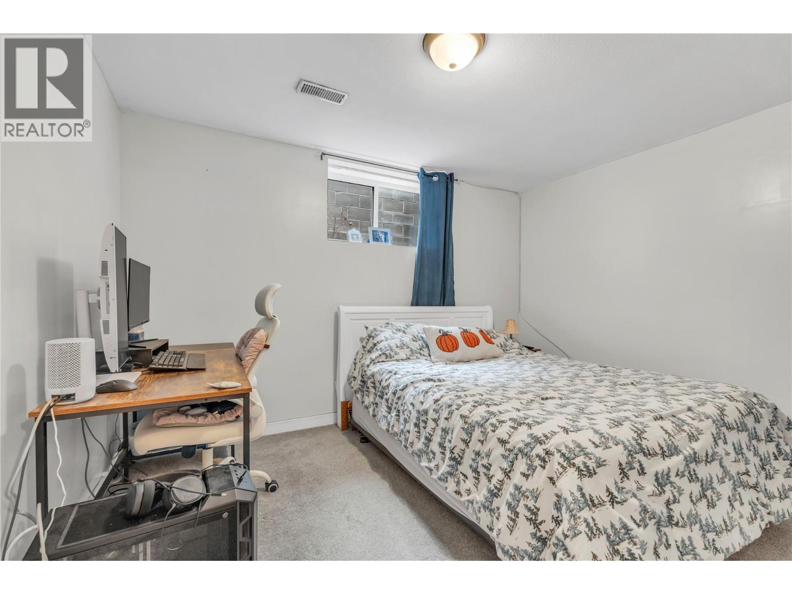 2471 MCKENZIE STREET - 16