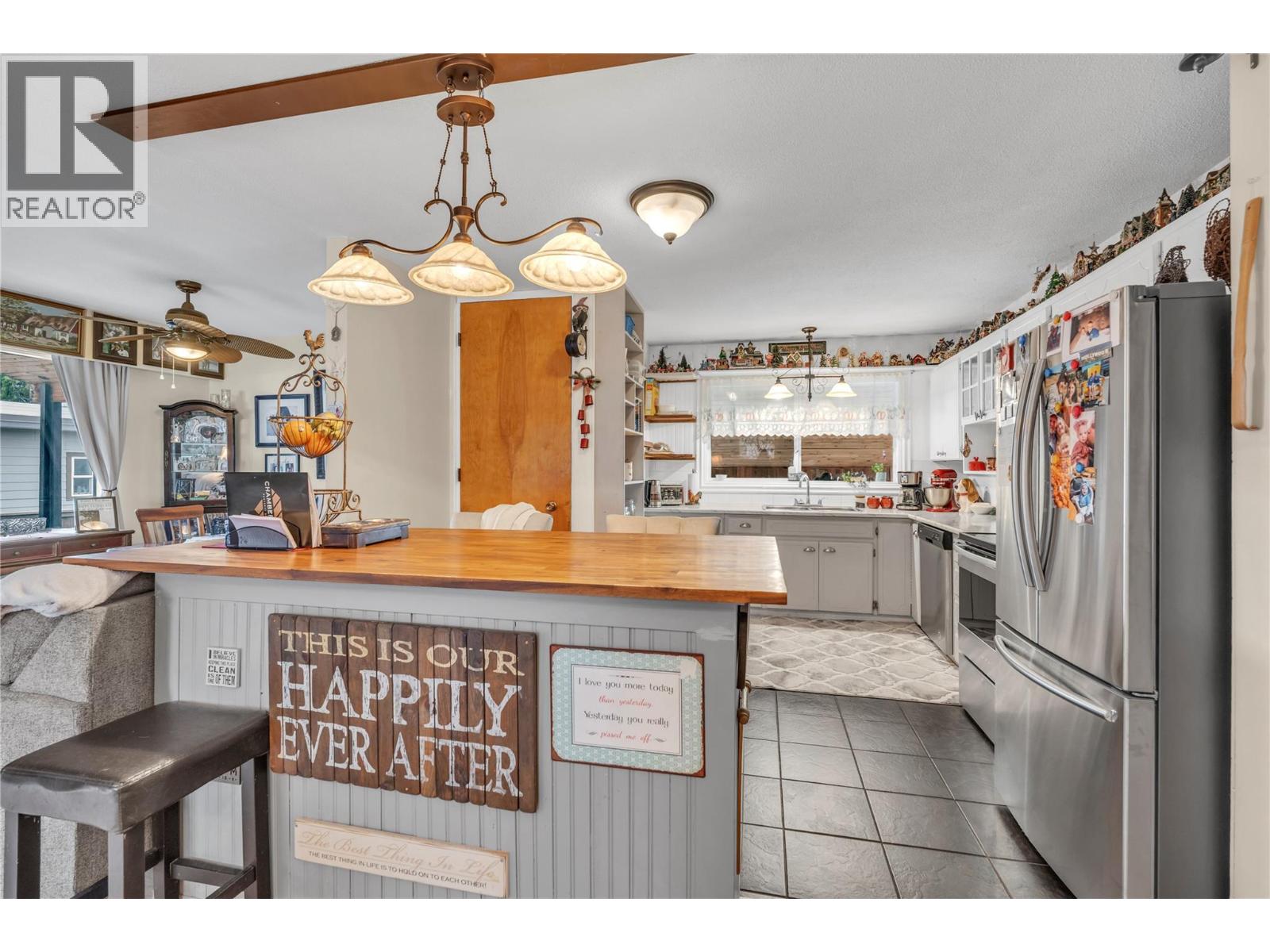 2471 MCKENZIE STREET - 5