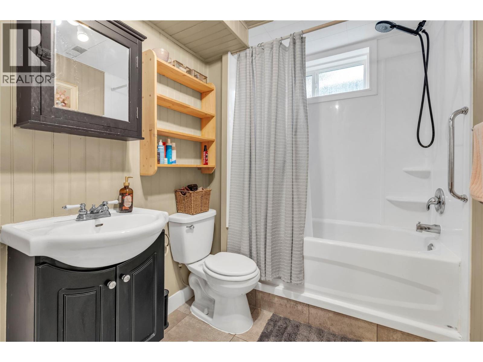 2471 MCKENZIE STREET - 18