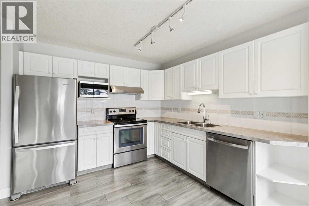 Single Family House 4 Level for Sale in  Prominence Heights SW Patterson Calgary 