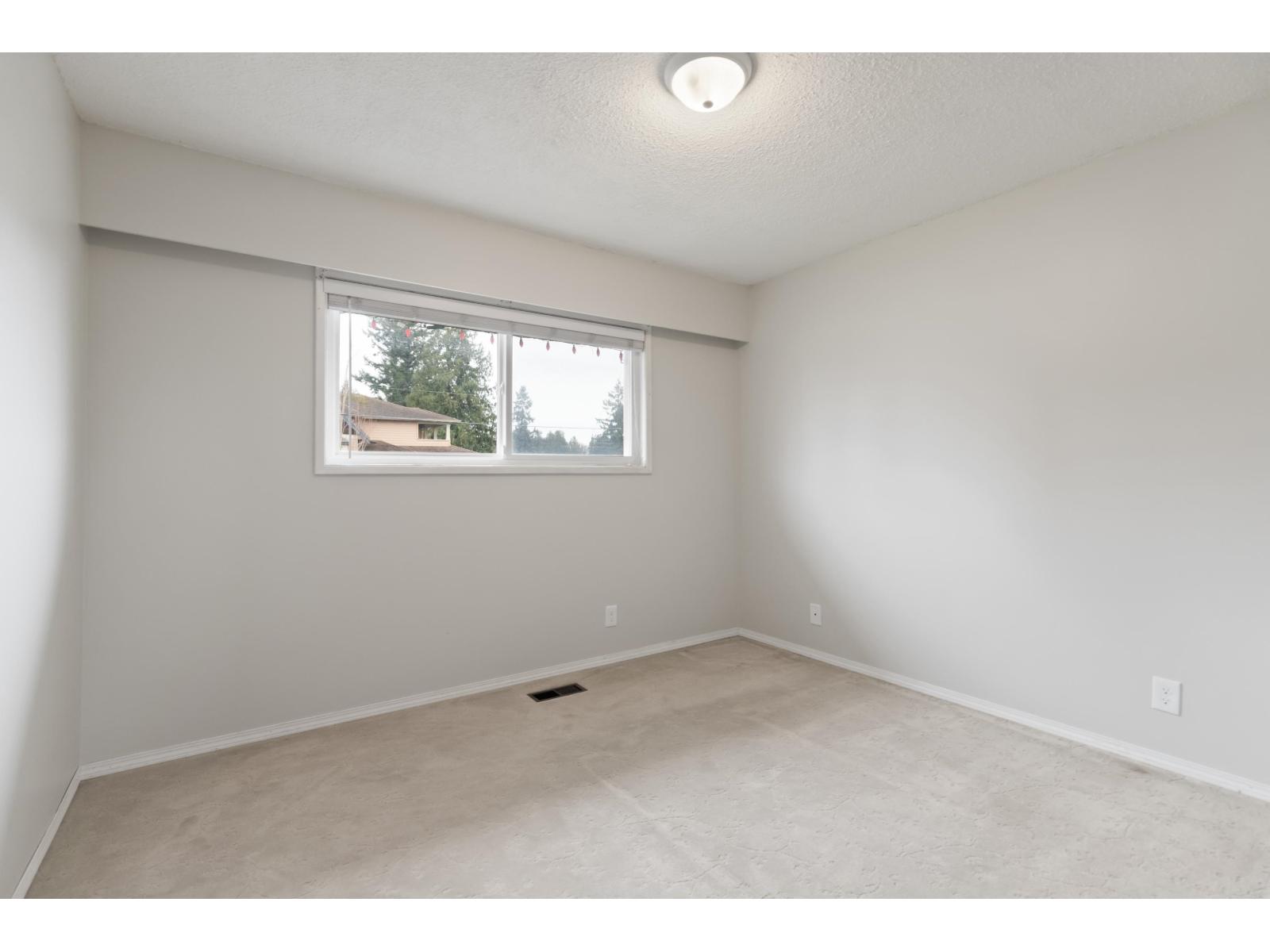 11389 95 Avenue, Delta