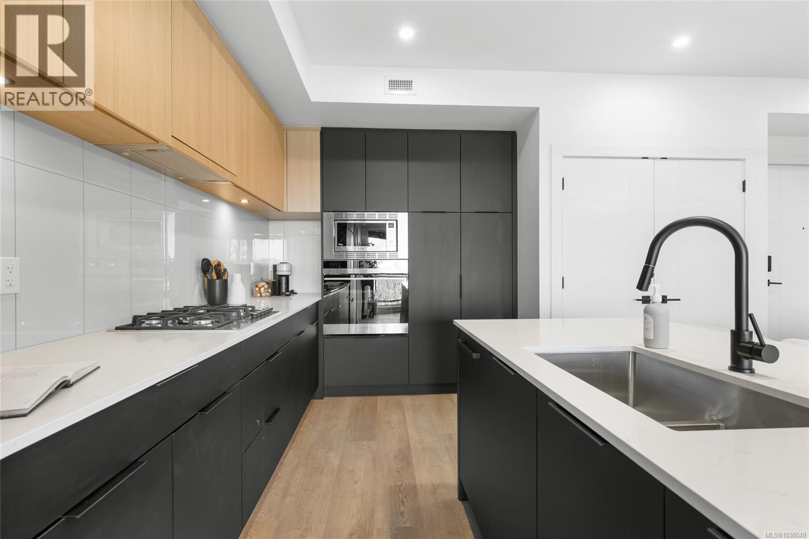 608 2341 Bear Mountain Parkway, Langford