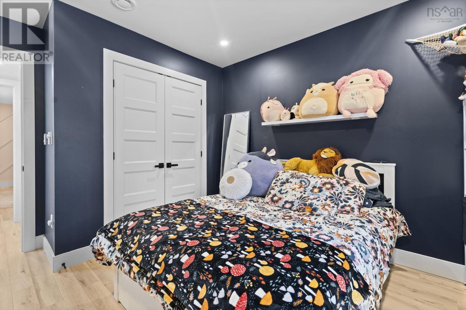 20 SUNVIEW CRESCENT - 21