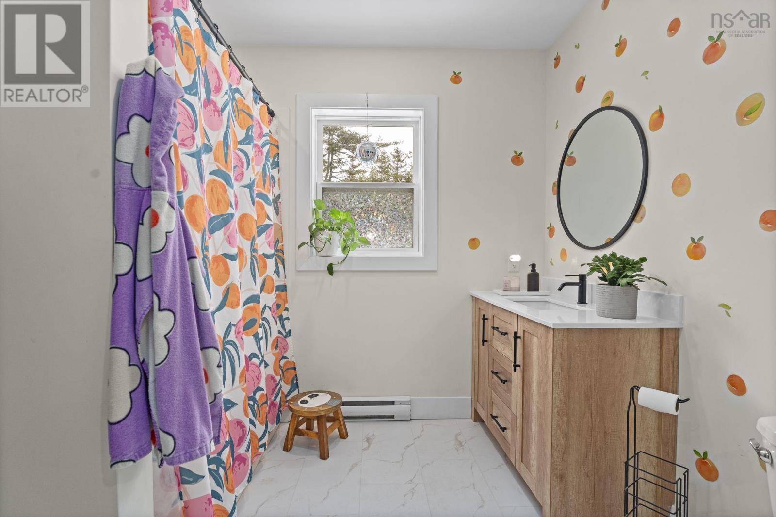 20 SUNVIEW CRESCENT - 13