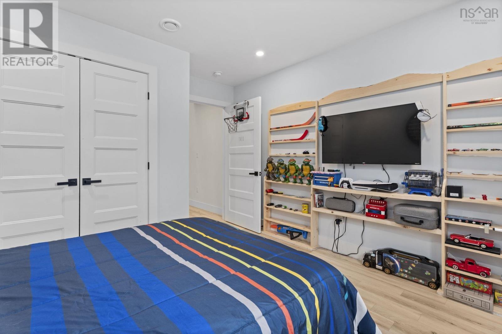 20 SUNVIEW CRESCENT - 19