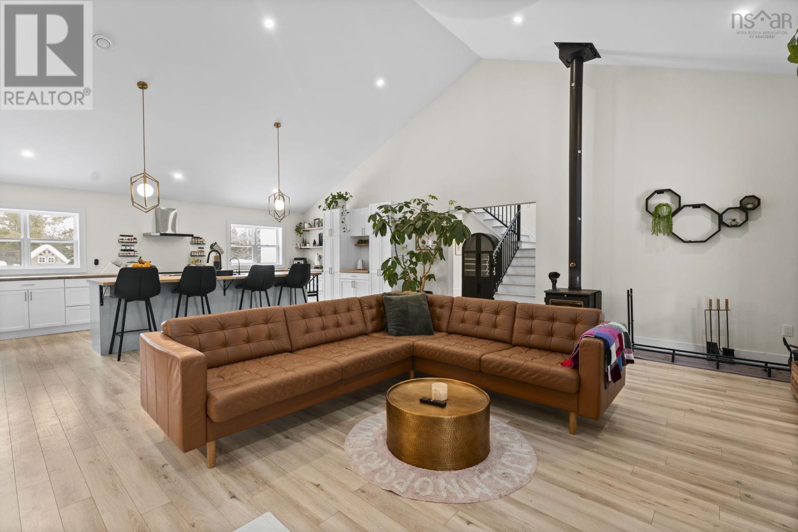 20 SUNVIEW CRESCENT - 12