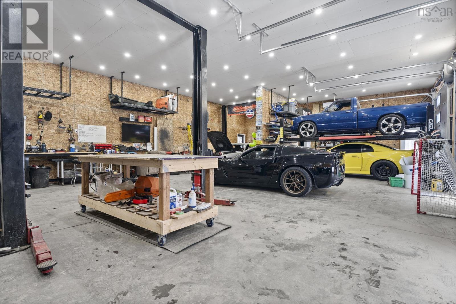 20 SUNVIEW CRESCENT - 36