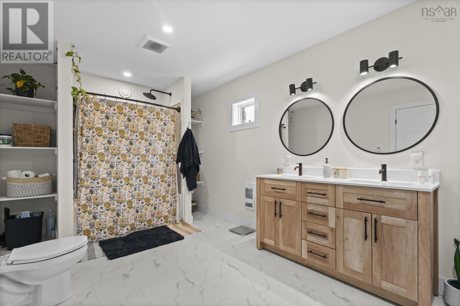 20 SUNVIEW CRESCENT - 34