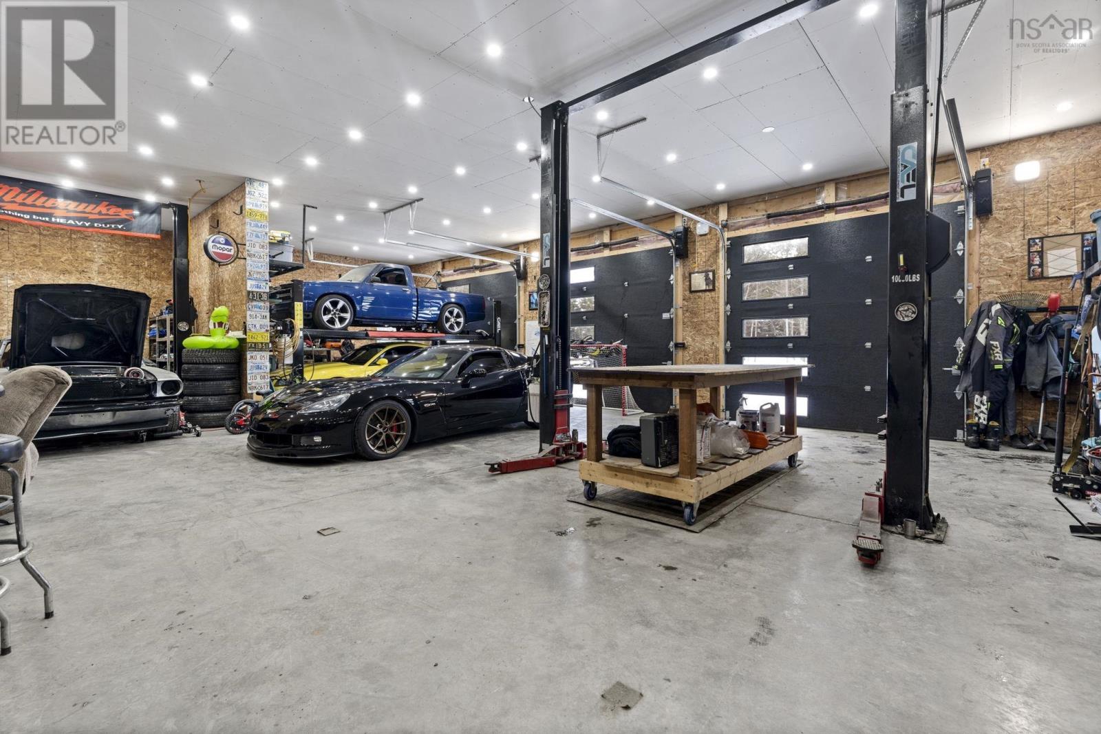 20 SUNVIEW CRESCENT - 37