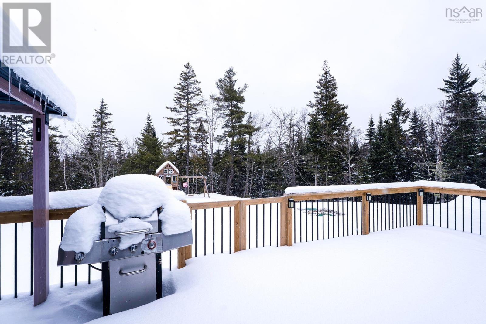 20 SUNVIEW CRESCENT - 43