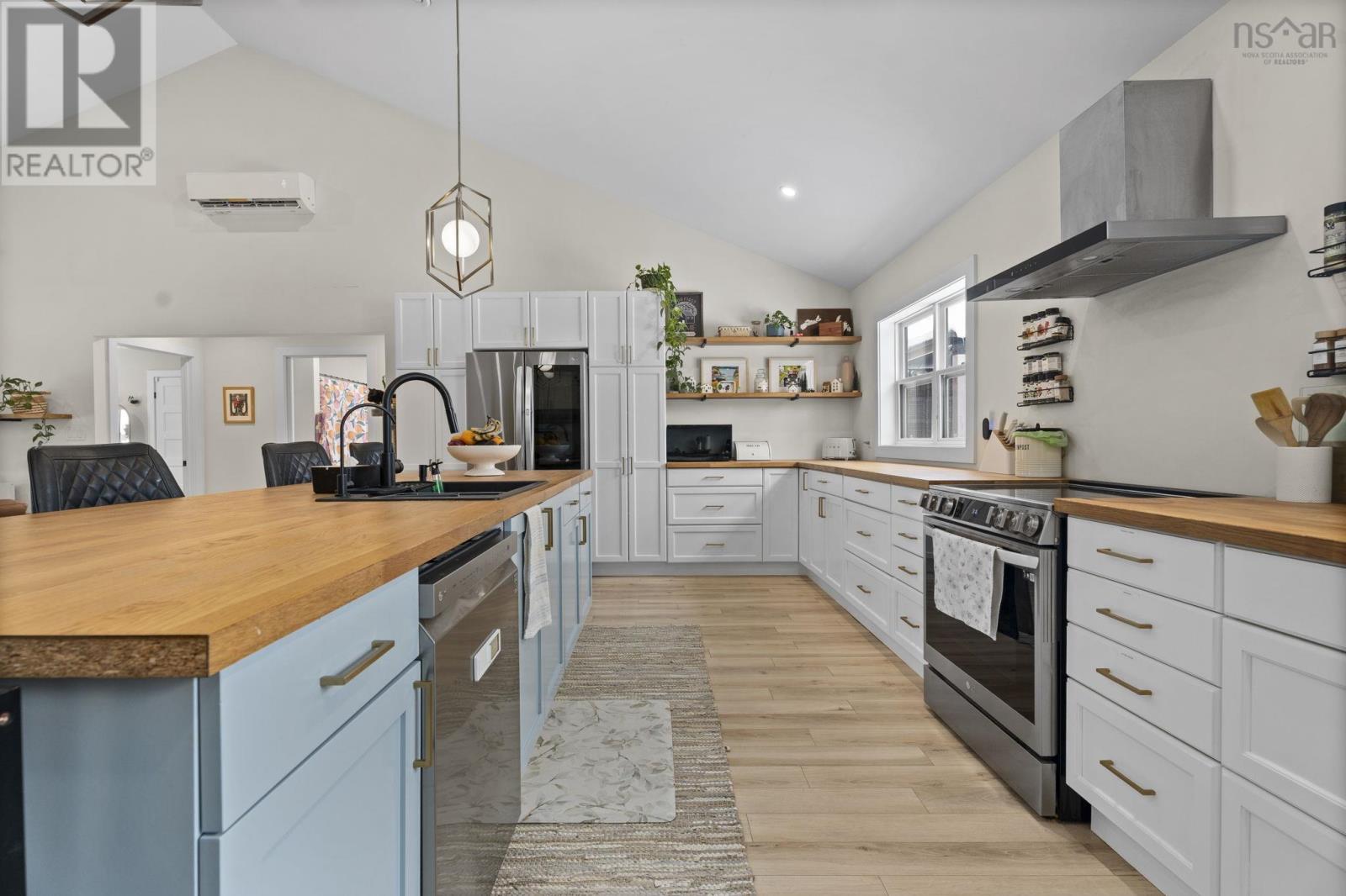 20 SUNVIEW CRESCENT - 6