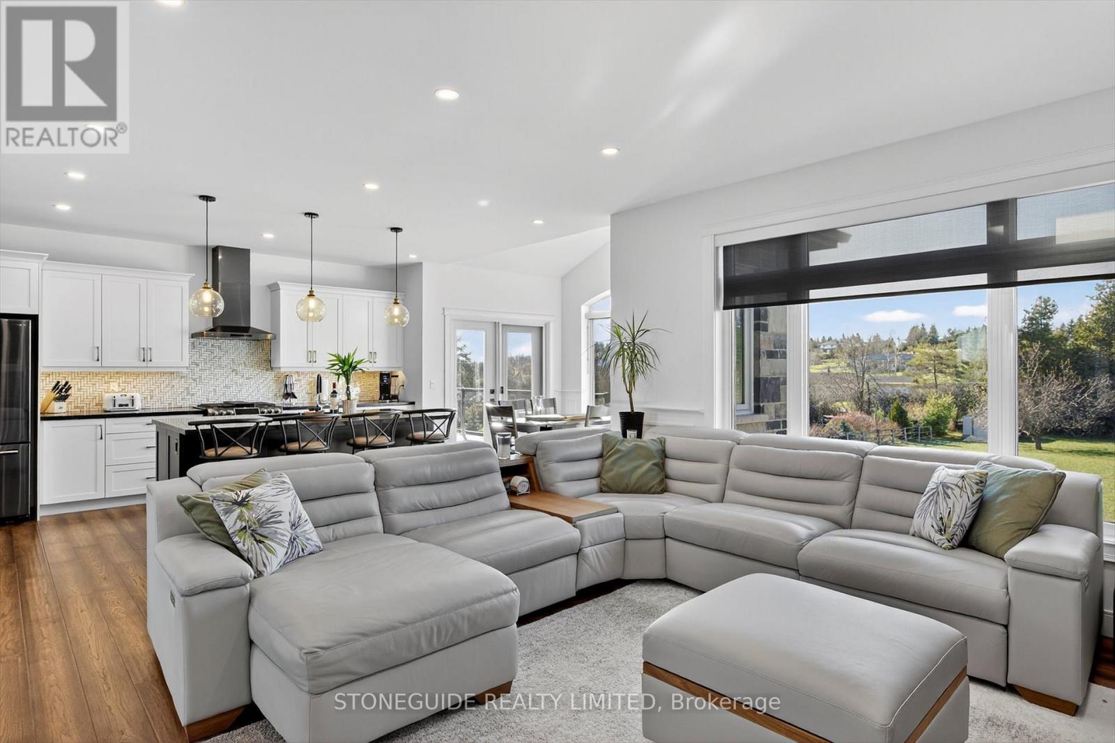 105 ARNOTT DRIVE - 10